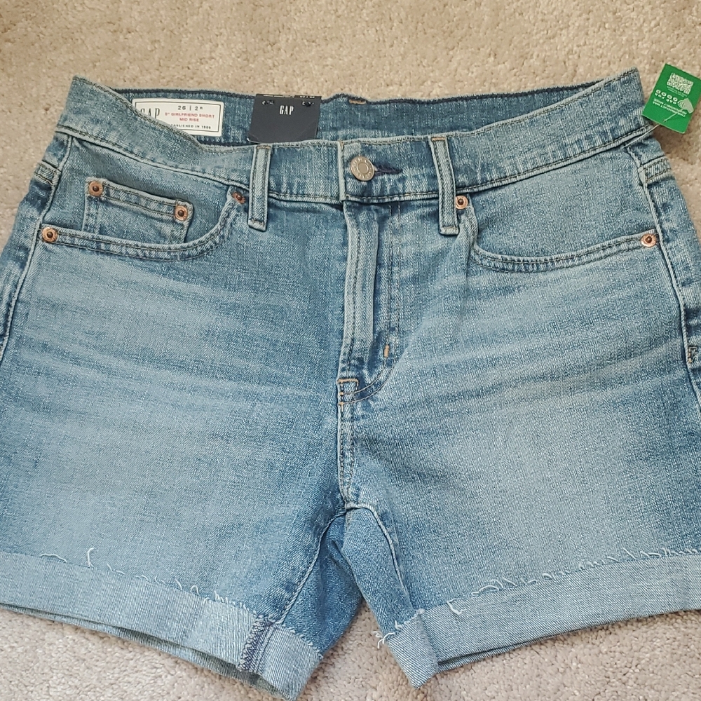 NWT Gap 5" Girlfriend Short 26 Waist